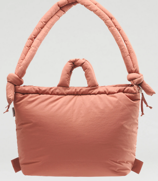 Liva Carry Tote – skandinavisk elegance og funktion i en stilren taske