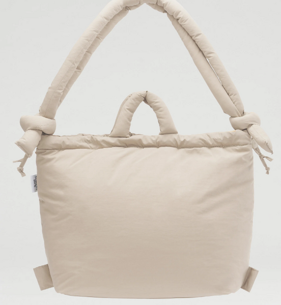 Liva Carry Tote – skandinavisk elegance og funktion i en stilren taske