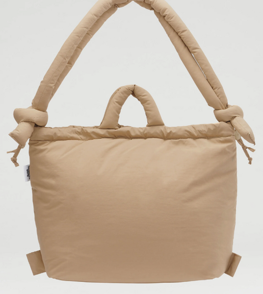 Liva Carry Tote – skandinavisk elegance og funktion i en stilren taske