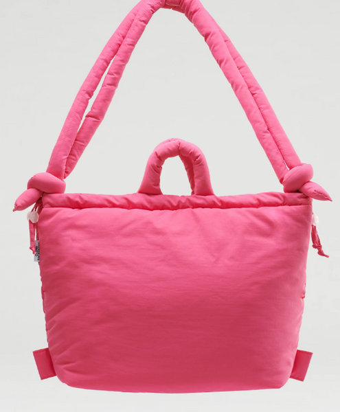 Liva Carry Tote – skandinavisk elegance og funktion i en stilren taske